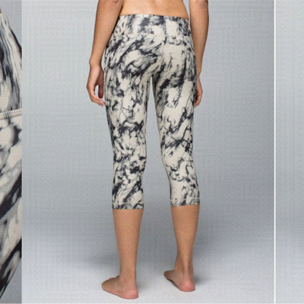 Lululemon Wunder Under Crop Full-On Luxtreme Great leggings sz 6